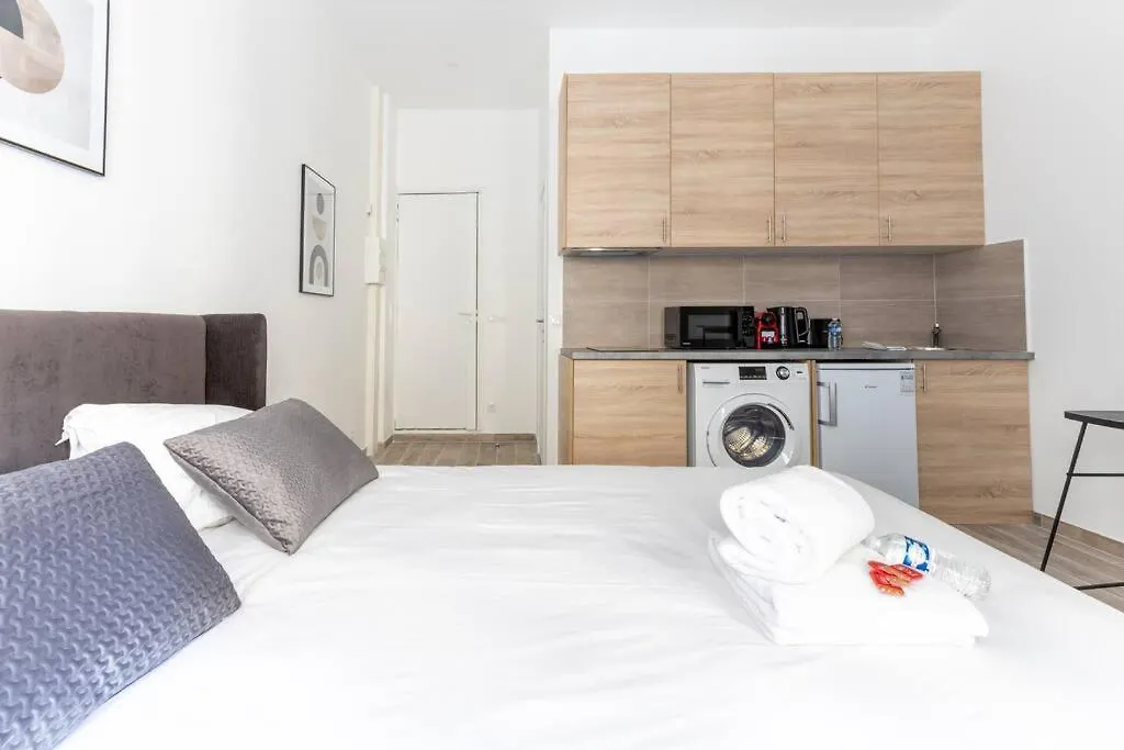 Ballu Place De Clichy Cosy Studio باريس فرنسا